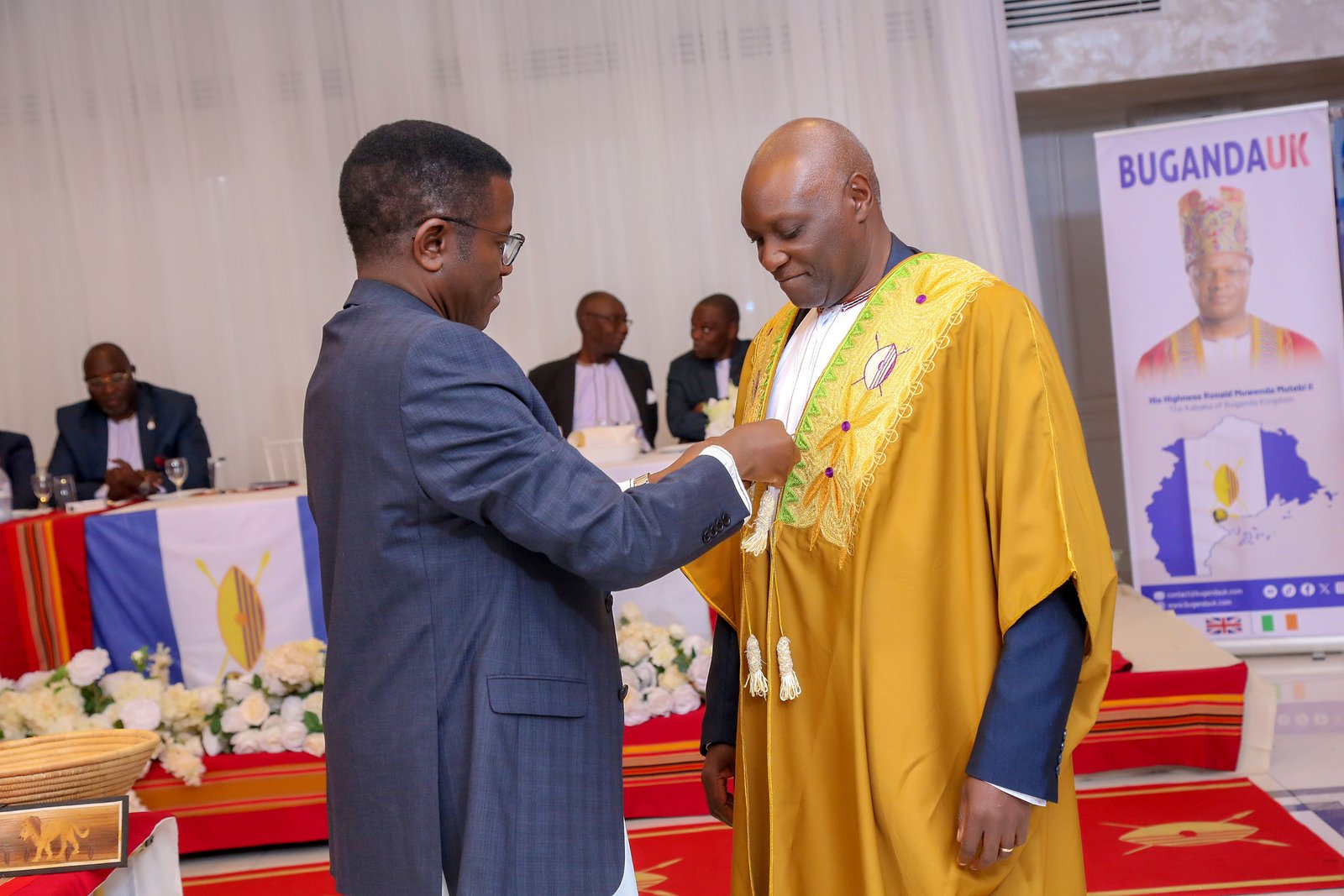 Okutuuza Olukiiko lw'Omubaka