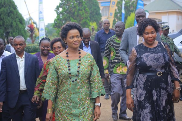 The Queen arriving at Hormisdallen School in Gayaza The Queen arriving at Hormisdallen School in Gayaza