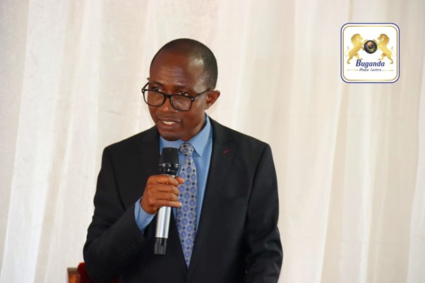 Hon. Joseph Kawuki addressing County chiefs Image