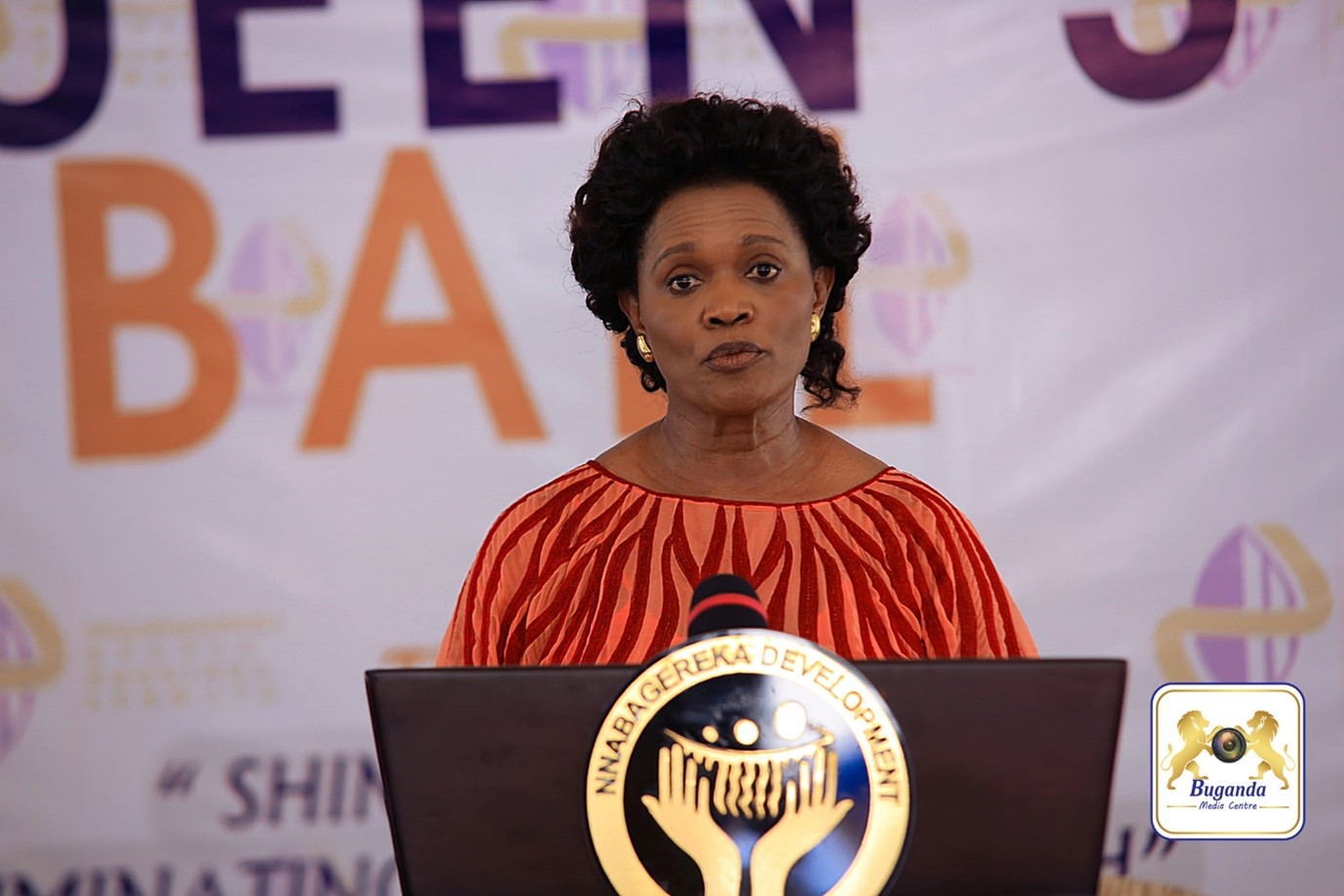 Queen Sylvia giving a speech at the launch Image