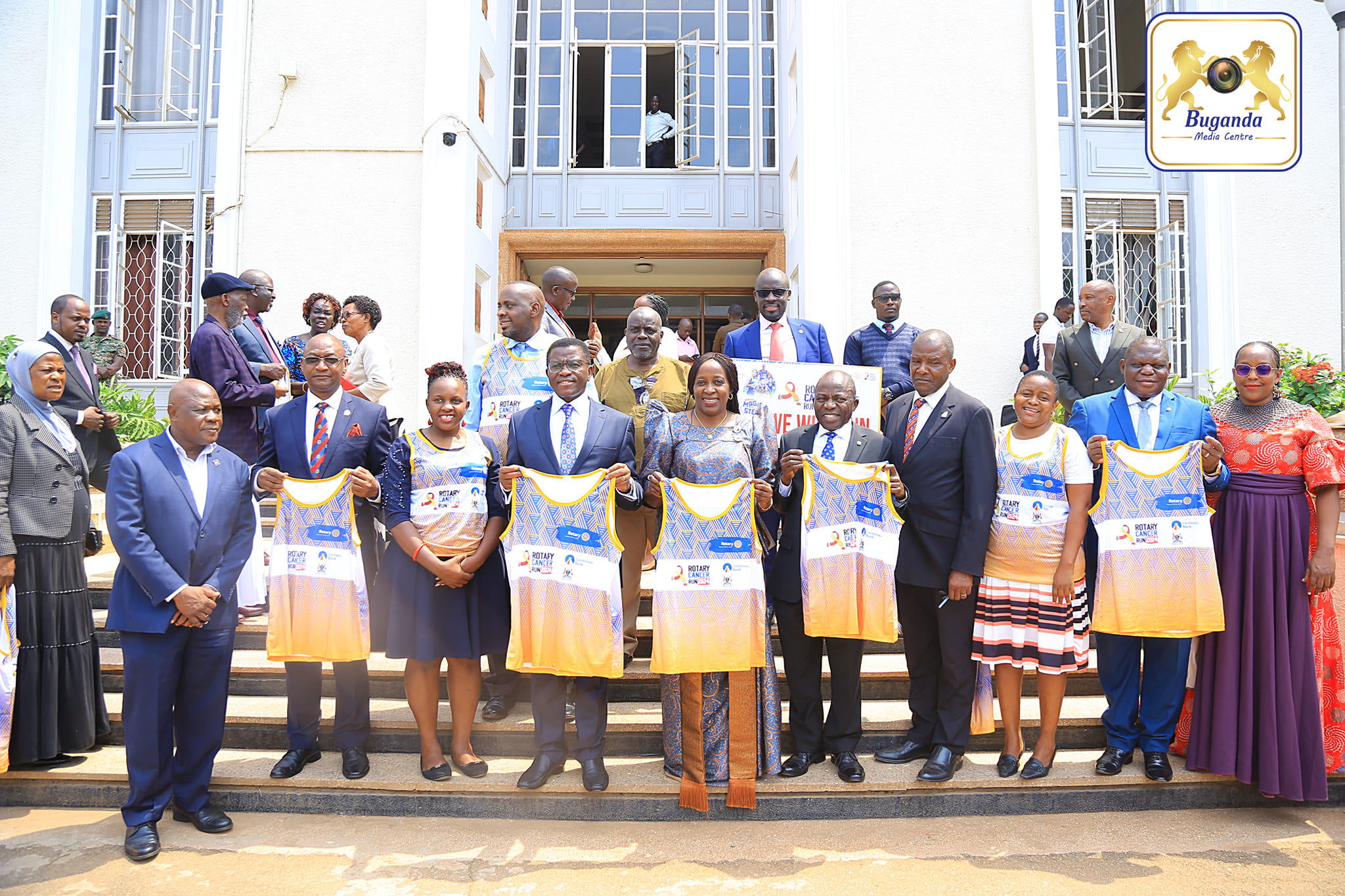 Katikkiro nga atongoza emisinde gya Rotary ku Bulange Katikkiro nga atongoza emisinde gya Rotary ku Bulange