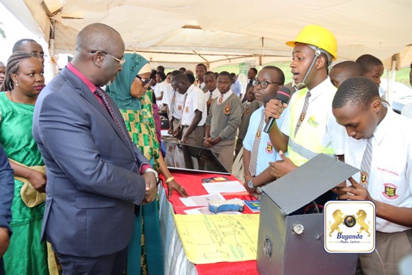 Mr. Robert Waggwa Nsibirwa discussing Buganda's environmental protection plan Image