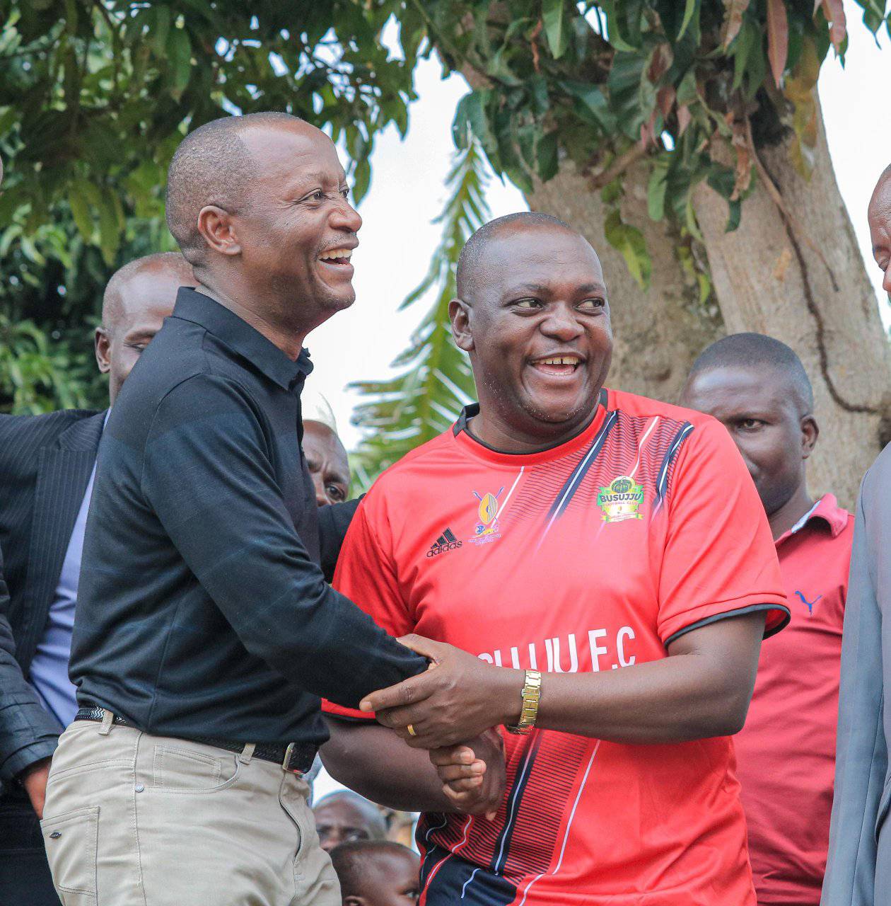 Buganda Minister Hon. Serwanga being welcomed by the Chief of Busujju, Hon. Lukyamuzi Kalwanga.
