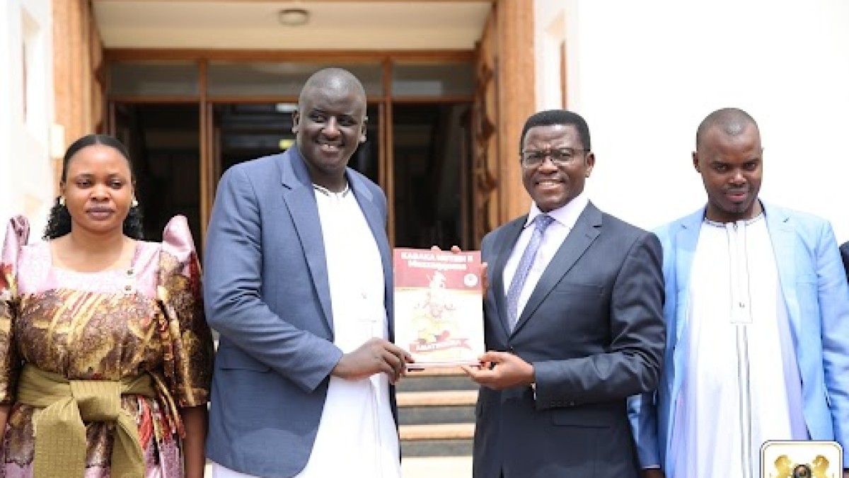 The Katikkiro bids farewell to his guest The Katikkiro bids farewell to his guest