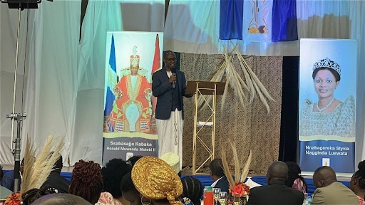 Owek. Joseph Kawuki nga ayogerako eri Abantu ba Kabaka.