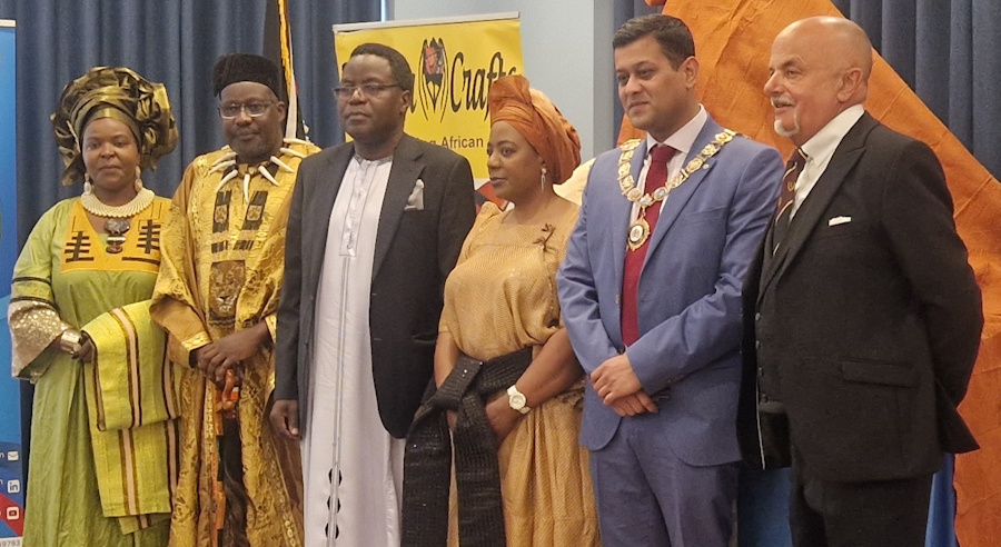Abamu ku bagenyi abaabadde ku mukolo Abamu ku bagenyi abaabadde ku mukolo