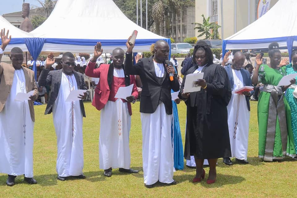 New leaders being sworn in. Image