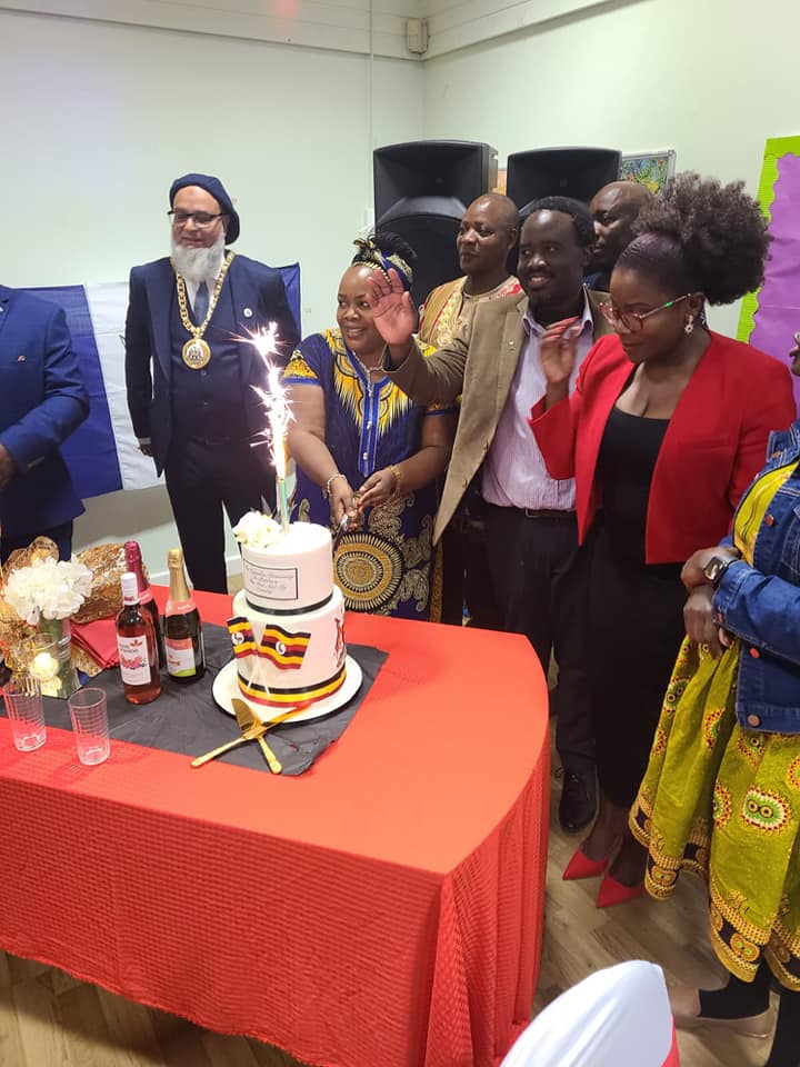 Hon. Frederick Albert Mukungu (middle) launching the Uganda community Banbury Image