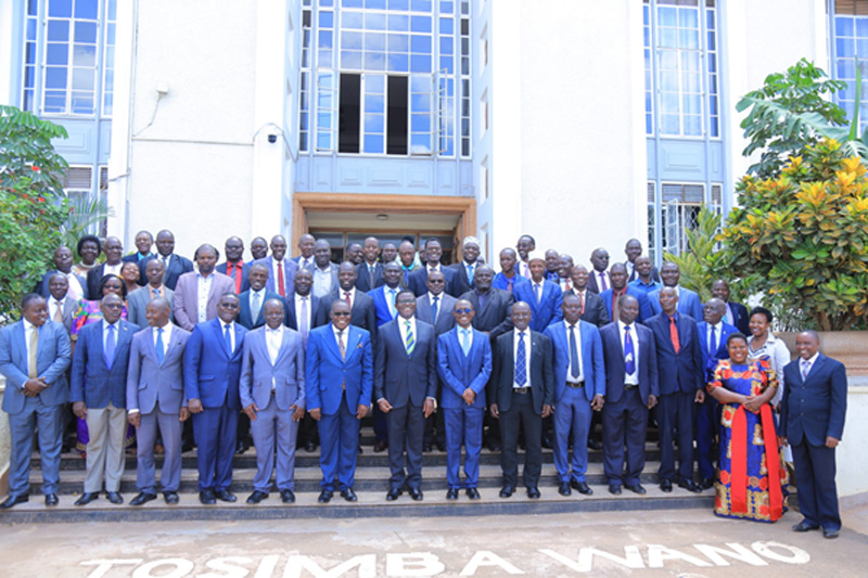The Chief Minister in a joint photo with the Chiefs and their Deputies. Image