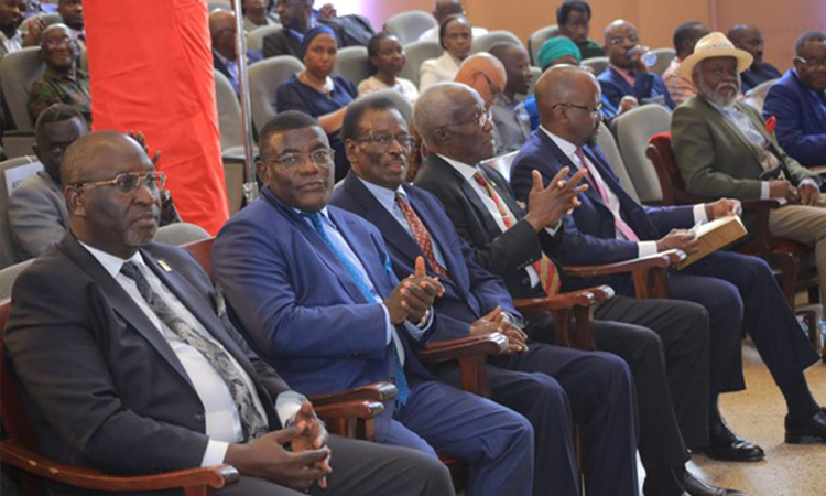 Ministers of the kings and the former Katikkiro Joseph Mulwanyamuli Image