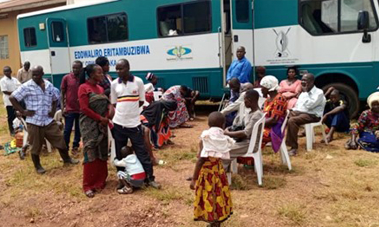 People were awaiting treatment from Buganda kingdom at Zigoti town council Image