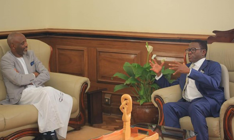 Buganda Katikkiro (right) chatting with the Katukiro of Busoga about the preparations Image