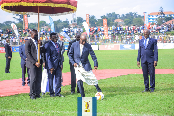 The King kicked the ball, as a sign of the tournament’s official opening Image
