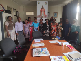 Owek. Nakate Akubirizza Amasomero ga Kabaka Okunyweza Oluganda n’Enkolagana n’Abazadde