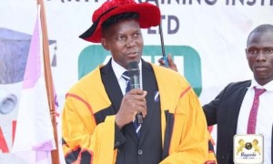 Minisita Kiyimba asabye gavumenti okuwa bannansi 'Internet' ku bwerere